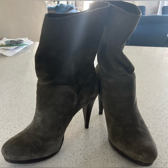 Cole Haan women’s suede mid calf pull on boots olive green size 9 - Picture 2 of 4